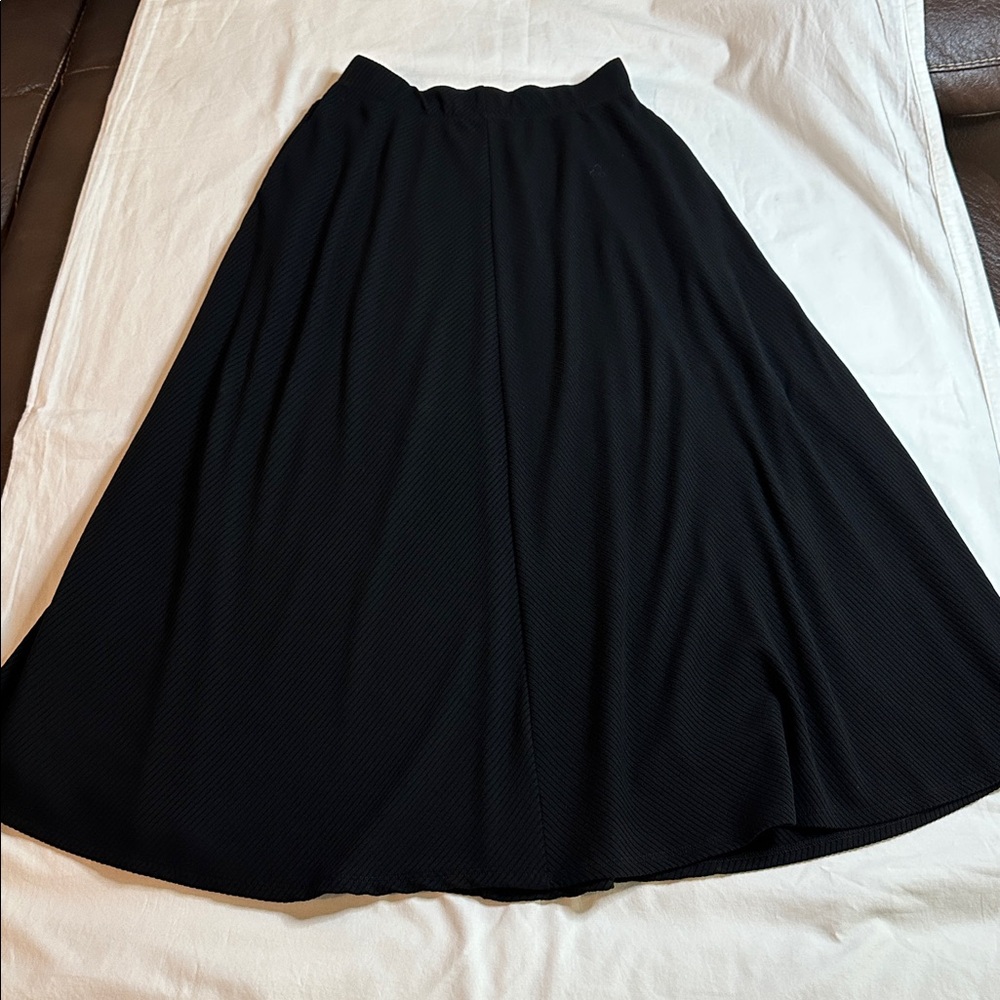 Reformation Black Midi A-Line Skirt Size Small - Picture 5 of 8